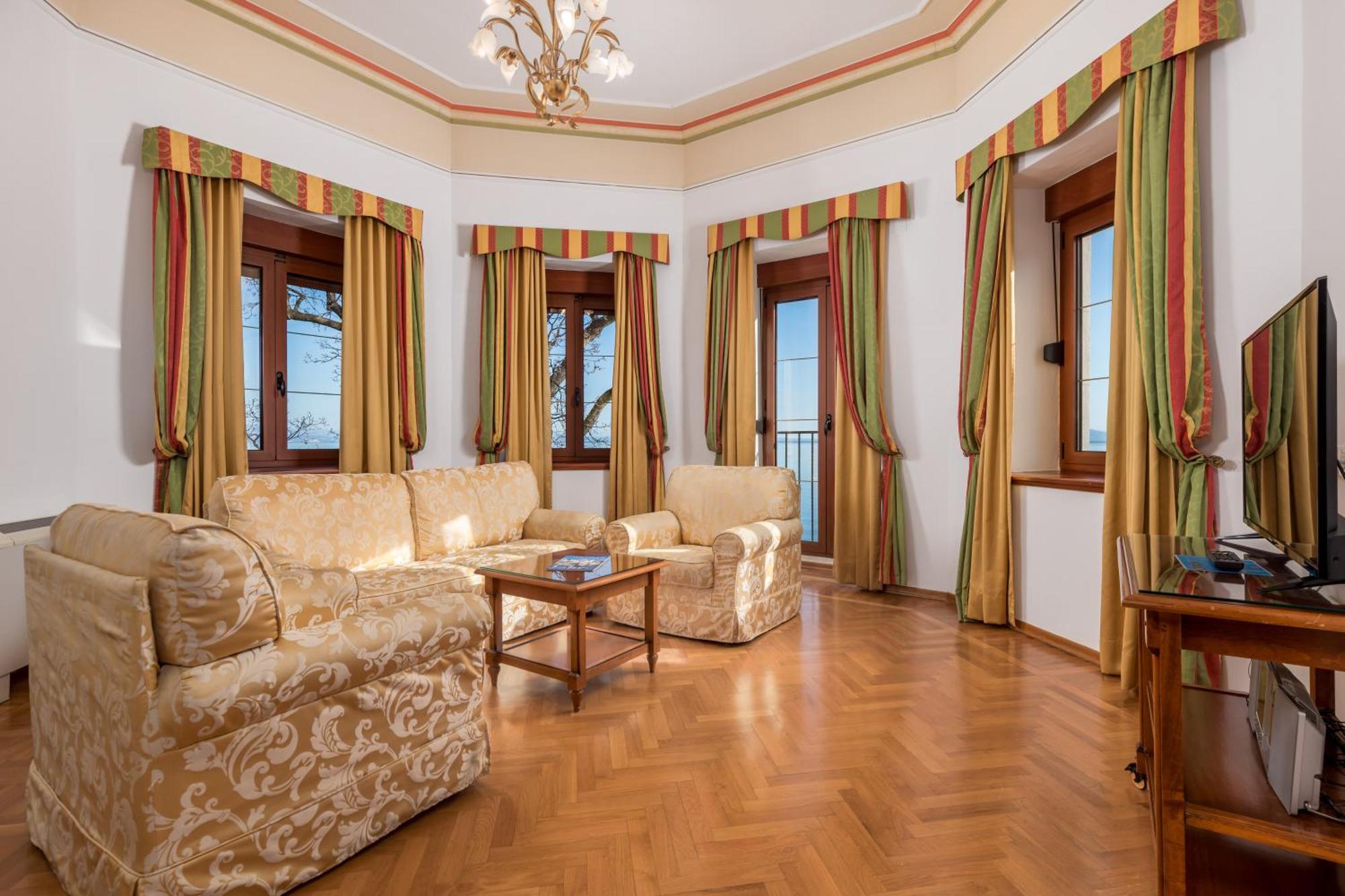 Hotel Miramar Opatija Ngoại thất bức ảnh